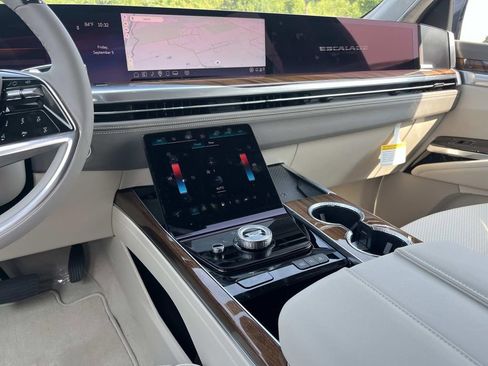 New 2025 Cadillac Escalade Sport Platinum image 14
