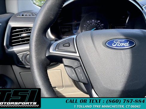 Used 2018 Ford Edge Titanium w/ Equipment Group 302A AWD/4WD image 15