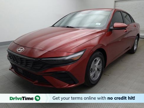 Used 2025 Hyundai Elantra SE FWD image 1
