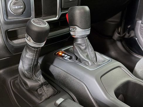 Used 2024 Jeep Wrangler Unlimited Sport AWD/4WD image 19