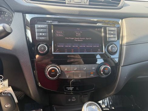 Used 2018 Nissan Rogue S FWD image 22