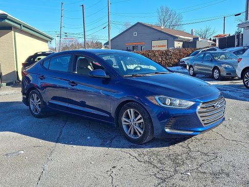 Used 2017 Hyundai Elantra SE image 3