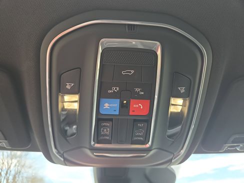 New 2025 Jeep Grand Cherokee Laredo X w/ Luxury Tech Group I AWD/4WD image 8