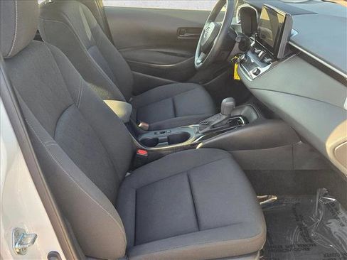 Used 2025 Toyota Corolla LE image 20