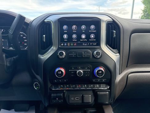 Used 2021 GMC Sierra 1500 SLT w/ SLT Convenience Package AWD/4WD image 18