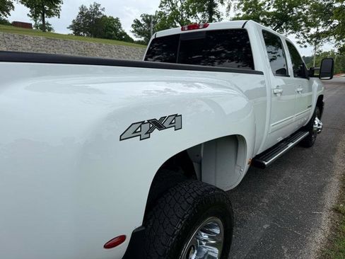 Used 2011 Chevrolet Silverado 3500 LTZ w/ LTZ Plus Package AWD/4WD image 10