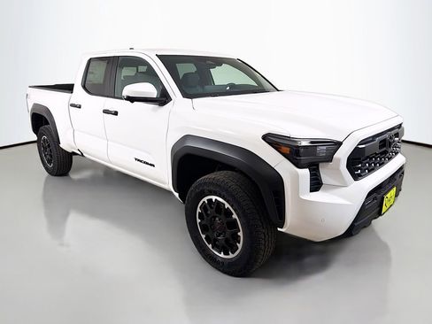 New 2026 Toyota Tacoma TRD Off-Road AWD/4WD image 3