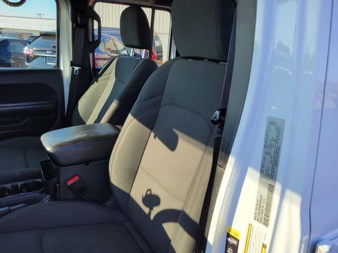 Used 2021 Jeep Wrangler Unlimited Sport image 18