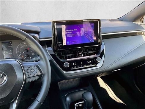 Used 2025 Toyota Corolla SE image 8