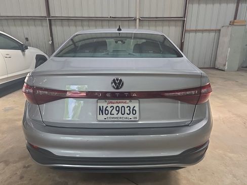 Used 2025 Volkswagen Jetta Sport image 9