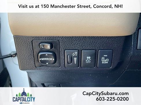 Used 2014 Toyota RAV4 Limited w/ Technology Package AWD/4WD image 26