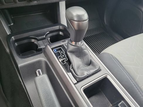 Used 2021 Toyota Tacoma TRD Off-Road w/ Technology Package AWD/4WD image 28