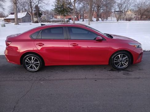 Certified 2022 Kia Forte LXS image 10