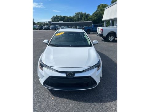 Used 2024 Toyota Corolla LE FWD image 13