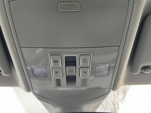 Used 2025 Volkswagen Jetta SE image 23