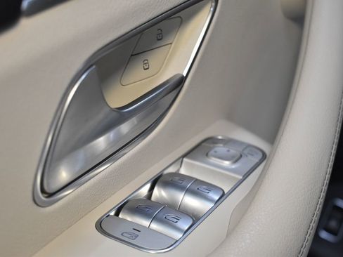 Used 2022 Mercedes-Benz GLE 350 4MATIC image 21