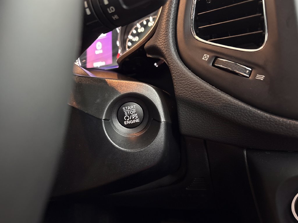 Used 2021 Jeep Compass Latitude w/ Sun and Sound Group FWD image 16
