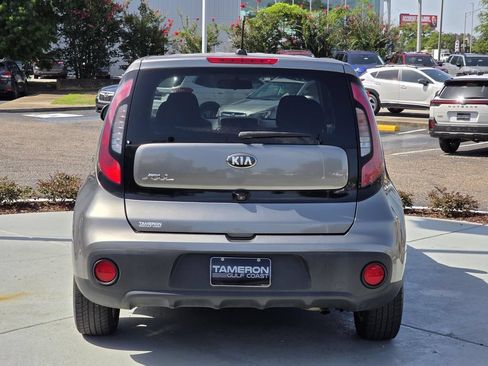Used 2017 Kia Soul w/ Convenience Package FWD image 3