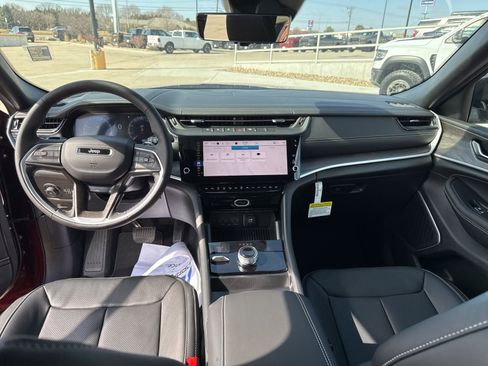 New 2026 Jeep Grand Cherokee Limited image 28