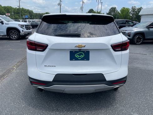Certified 2025 Chevrolet Blazer LT FWD image 4