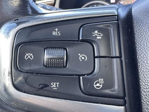 Used 2021 Chevrolet Suburban Premier w/ Premium Package RWD image 35