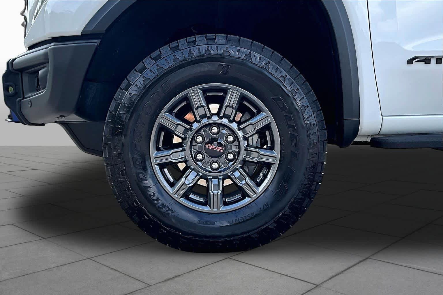 Used 2025 GMC Sierra 1500 AT4X AWD/4WD image 10