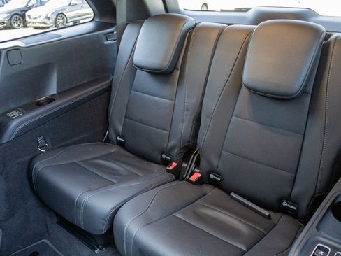 Used 2024 Mercedes-Benz GLS 450 4MATIC image 23