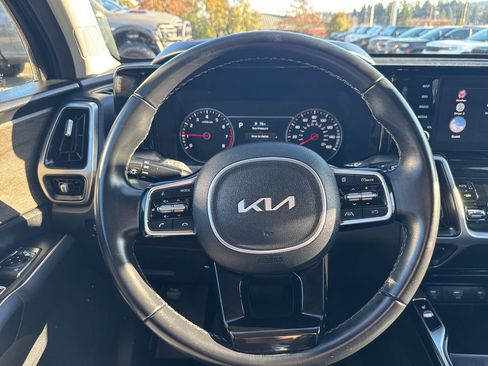Used 2022 Kia Sorento S AWD/4WD image 16
