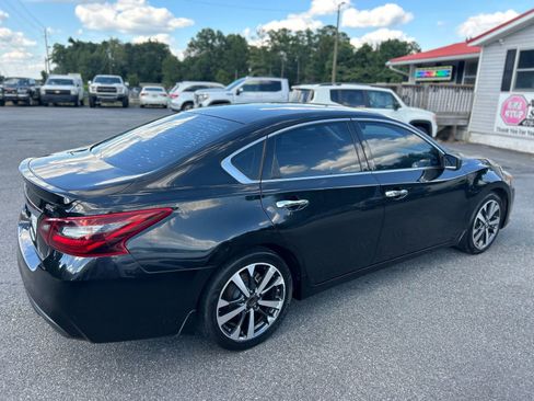 Used 2017 Nissan Altima 2.5 SR image 10