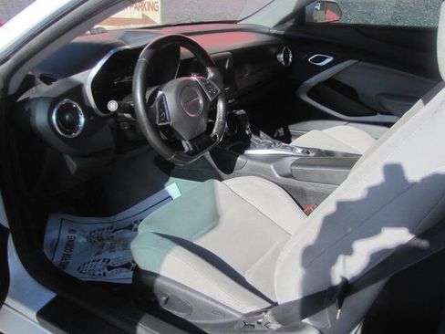 Used 2018 Chevrolet Camaro LT image 9
