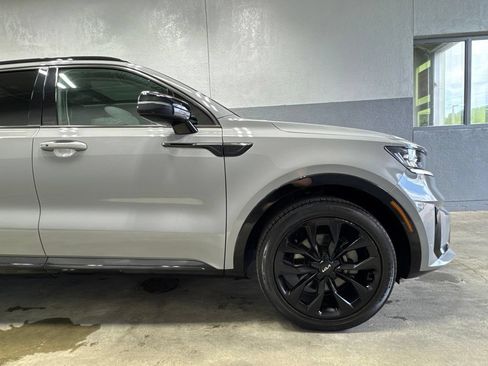Used 2023 Kia Sorento SX FWD image 9