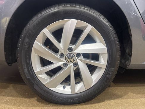 Used 2018 Volkswagen Passat 2.0T SE FWD image 51
