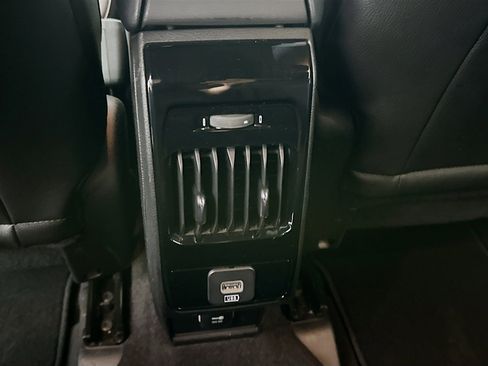 Used 2025 Jeep Compass Limited image 26