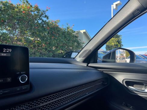 Used 2025 Honda HR-V Sport image 35