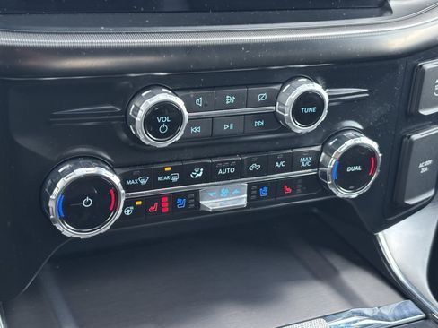 Used 2024 Ford F150 Platinum w/ Equipment Group 702A High image 8