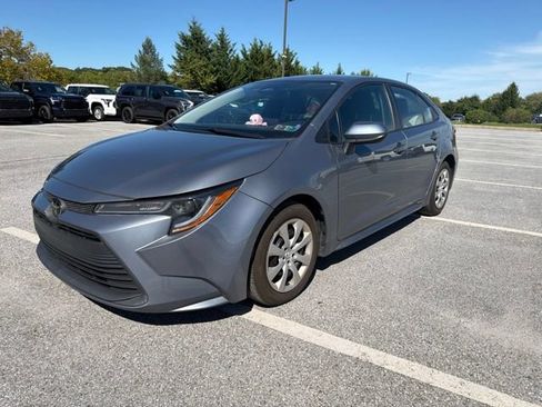 Used 2025 Toyota Corolla LE FWD image 1
