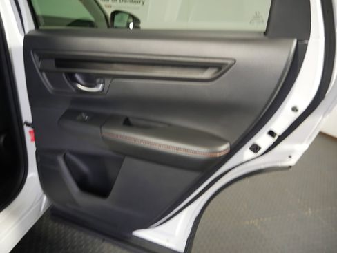 Used 2025 Honda CR-V Sport image 7
