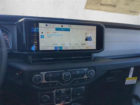 New 2026 Jeep Gladiator Sport image 9