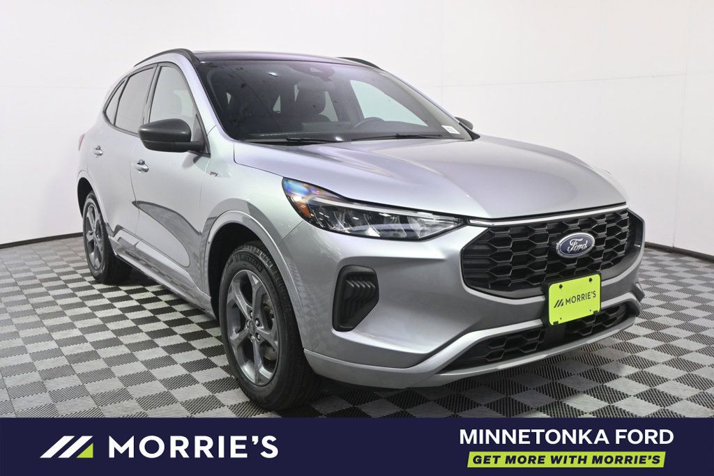 Used 2024 Ford Escape ST-Line w/ Tech Pack #1 AWD/4WD image 9