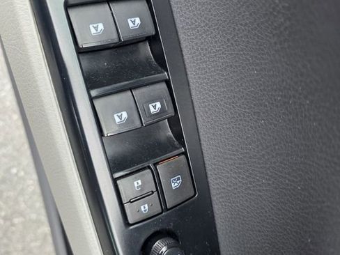 Used 2019 Toyota Camry LE image 18