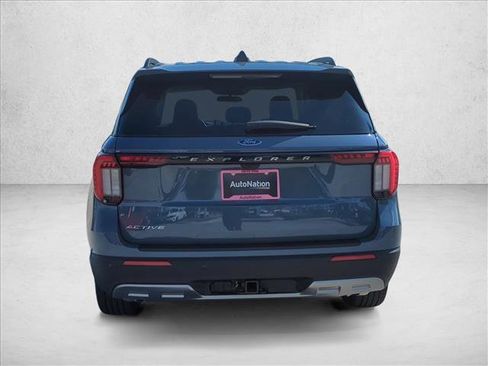 New 2026 Ford Explorer Active w/ Active Comfort Package image 8