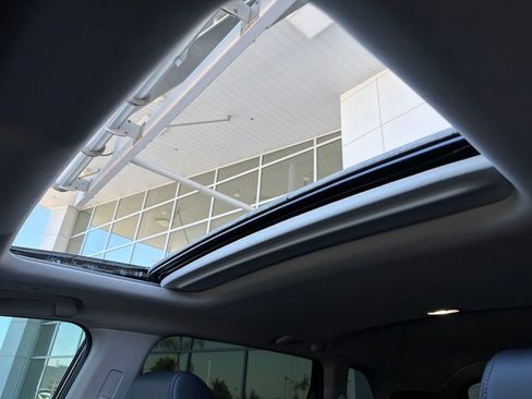 Used 2025 Honda CR-V EX-L image 11