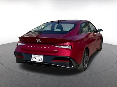 Used 2025 Hyundai Elantra Limited image 11