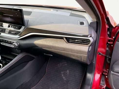 Used 2023 Nissan Altima 2.5 SR w/ SR Premium Package image 18