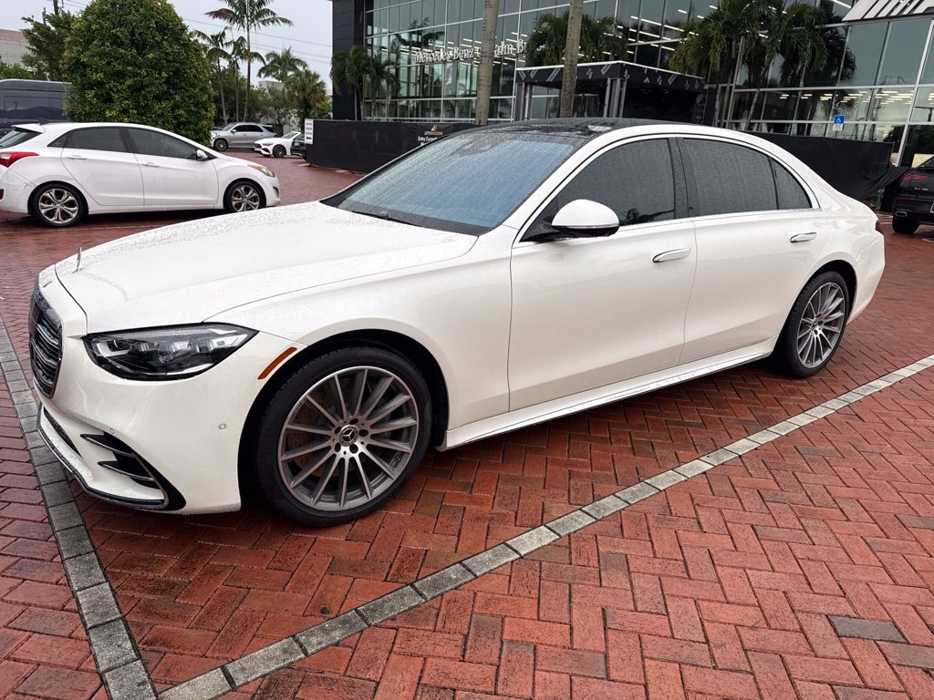 Used 2023 Mercedes-Benz S 500 4MATIC image 2