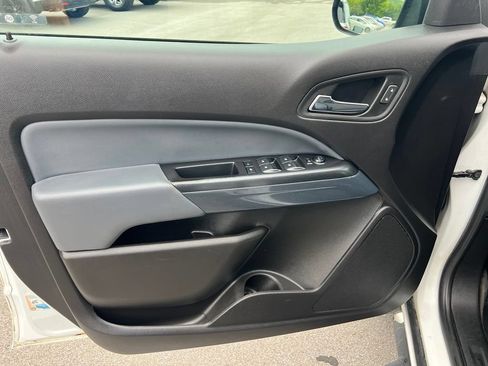 Used 2018 Chevrolet Colorado Z71 AWD/4WD image 17