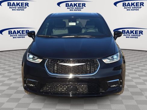New 2026 Chrysler Pacifica Select AWD/4WD image 2