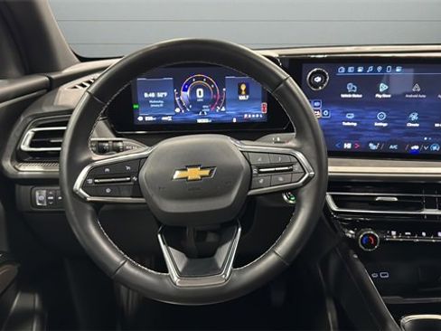 Used 2025 Chevrolet Traverse LT image 25