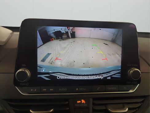 Used 2025 Nissan Altima 2.5 SV image 17