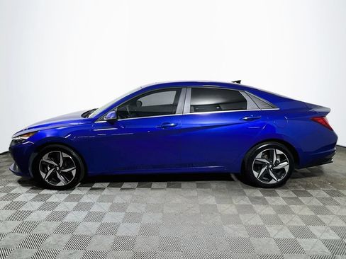 Used 2021 Hyundai Elantra SEL w/ Convenience + Premium Package FWD image 4